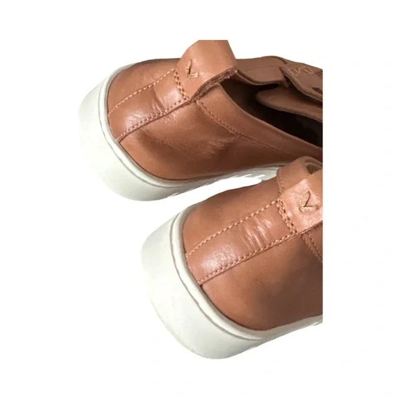 VIONIC UPTOWN PENNY LOAFER. CAMEL BROWN LEATHER. - Picture 5 of 9